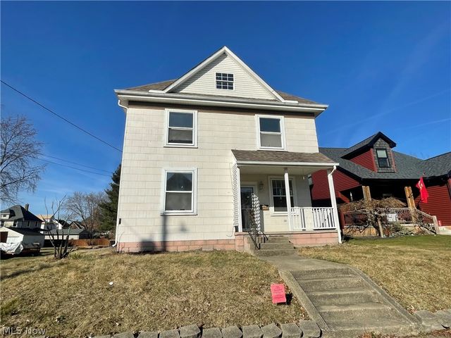 403 N  Walnut St, Louisville, OH 44641