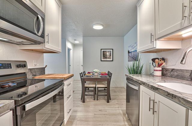3107 Golden Oaks Ln, Monterey, CA 93940
