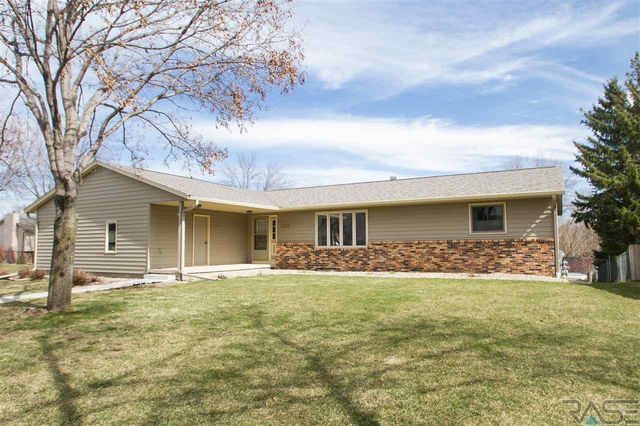 2200 S  Sheffield Ave, Sioux Falls, SD 57106