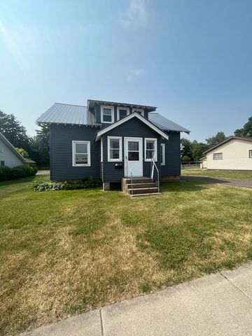 1812 17th Ave, Bloomer, WI 54724