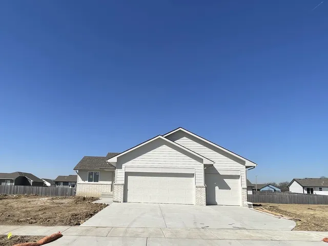 1611 E  Arrowhead St, Andover, KS 67002