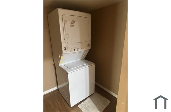 19319 Club House Rd, Montgomery Village, MD 20886