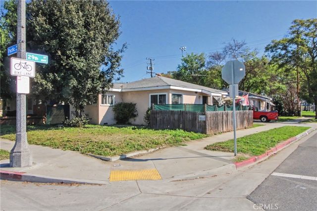141 W  29th St, Long Beach, CA 90806