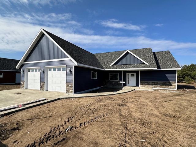 907 8th Ave NW, Perham, MN 56573