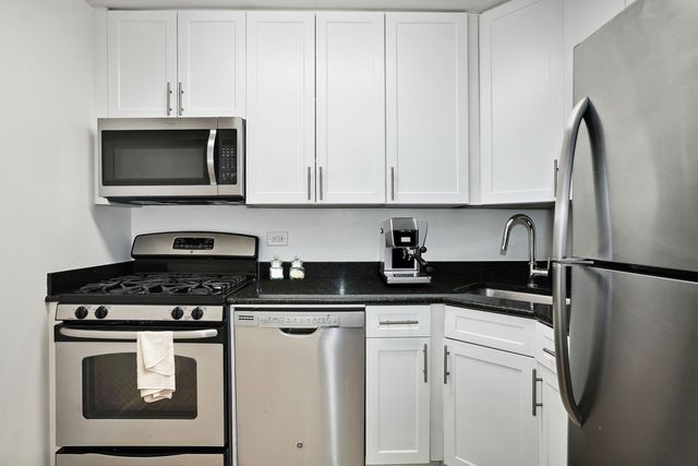 355 S  End Ave #8K, New York, NY 10280