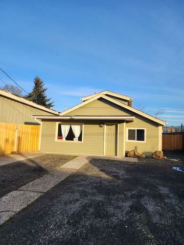 1408 S  5th Ave #A, Kelso, WA 98626