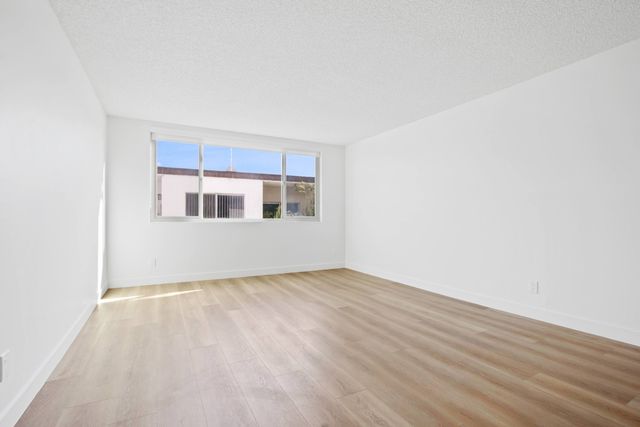 801 2nd St #312, Santa Monica, CA 90403