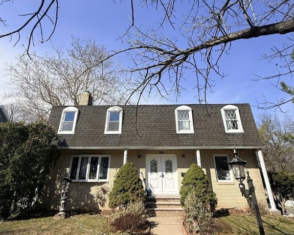 200 Larch Ave #1, Teaneck, NJ 07666