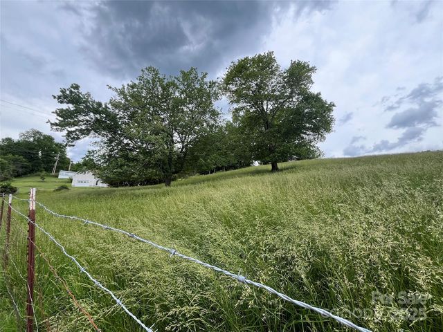 Hyder Mountain Rd, Clyde, NC 28721
