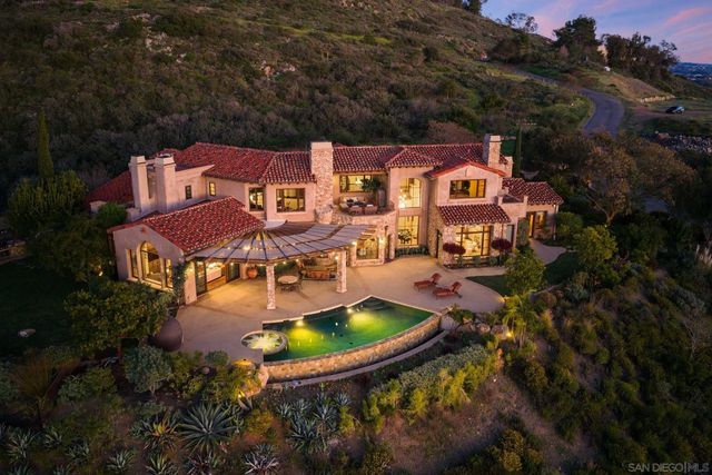 19557 Fortuna Del Este, Escondido, CA 92029