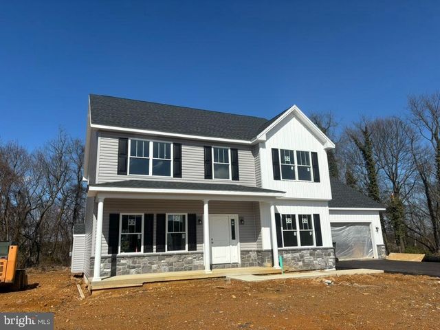 301 Westgate Dr, Mount Holly Springs, PA 17065