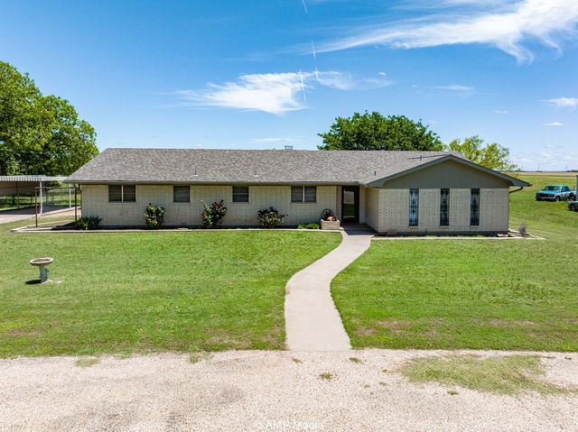 1201 New Hope Rd, Stamford, TX 79553