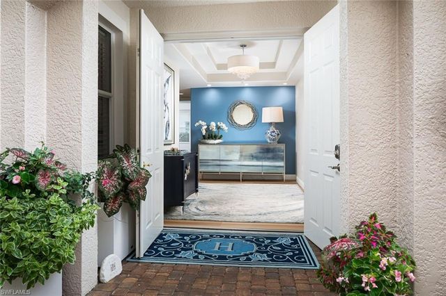 575 Avellino Isles Cir #102, Naples, FL 34119