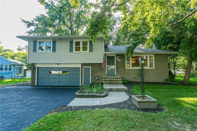 303 Bay View Rd, Rochester, NY 14609