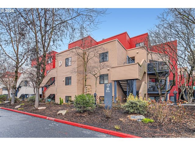 720 NW Naito Pkwy #D15, Portland, OR 97209