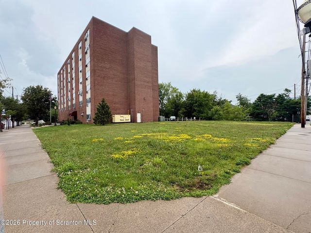 48 S  Main St, Carbondale, PA 18407