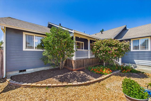 1640 Rosebud Ln, McKinleyville, CA 95519