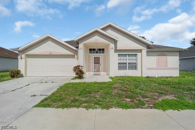 4664 Varsity Cir, Lehigh Acres, FL 33971