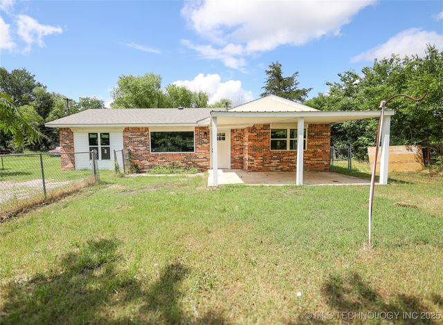 1918 W  Wyandotte Ave, Sulphur, OK 73086