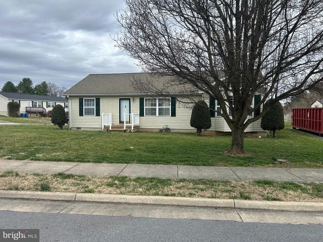 300 E  Fairfax St, Berryville, VA 22611