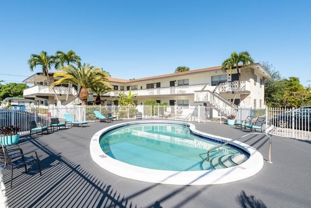 901 NE 16th Ave #8, Fort Lauderdale, FL 33304