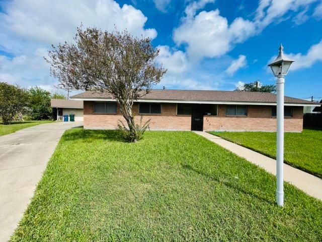 3218 Casa Bonita Dr, Corpus Christi, TX 78411