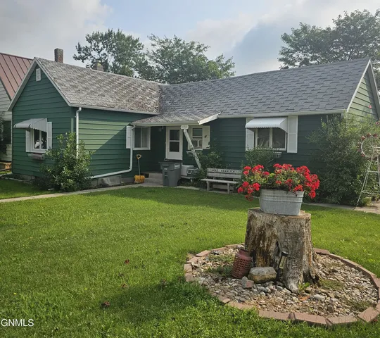 114 Mary St N, Streeter, ND 58483