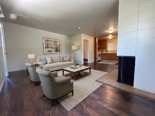 818 Sunset Dr #11, Pacific Grove, CA 93950