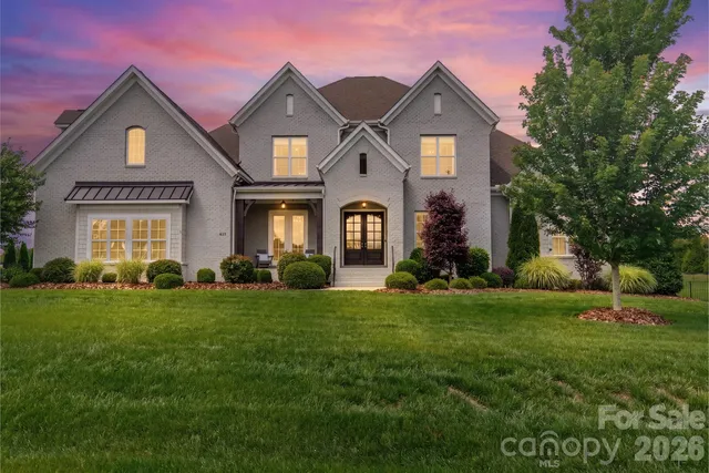 417 Wheatberry Hill Dr, Matthews, NC 28104
