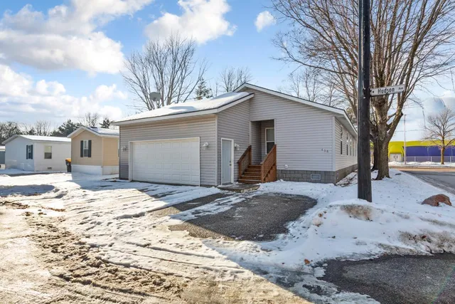 436 Hudson Ave W, Mankato, MN 56001