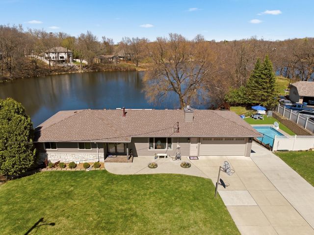 13010 Sunset Trl, Plymouth, MN 55441
