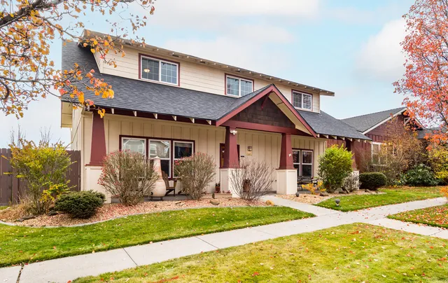 20663 Jayhawk Ln, Bend, OR 97702