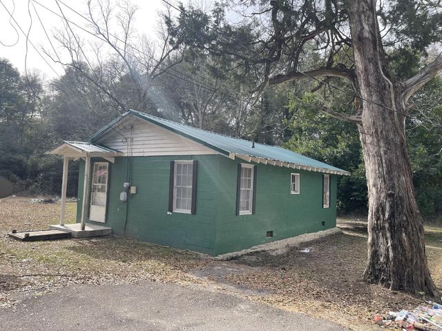 391 Campbell St, Blackville, SC 29817
