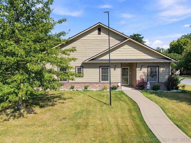 323 S  B St, Skiatook, OK 74070