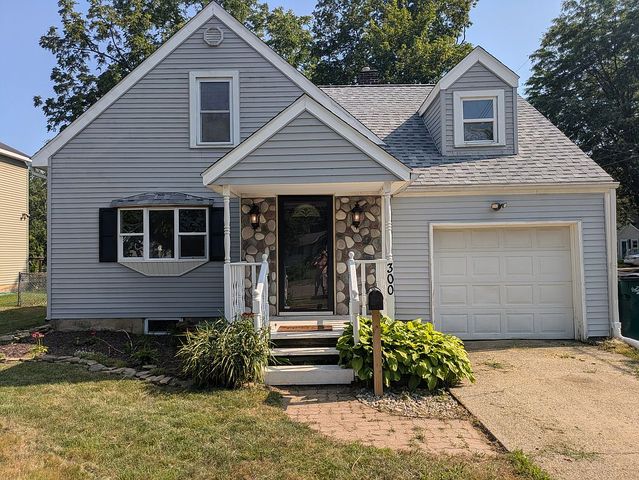 300 E  Potter Ave, Lansing, MI 48910