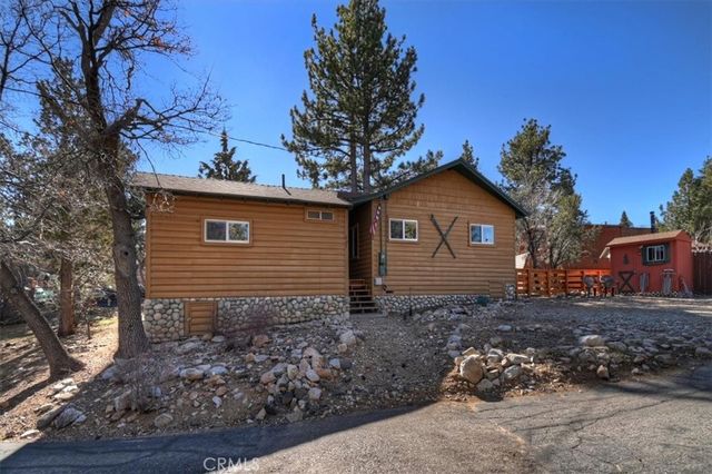 687 Villa Grove Ave, Big Bear City, CA 92314