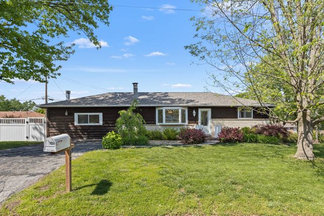 807 Victory Dr, Saint Louis, MO 63125