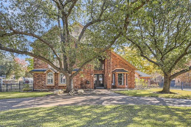 3411 Cliffwood Dr, Colleyville, TX 76034