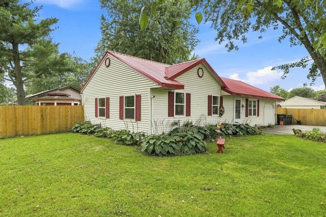 911 W  Eureka St, Braidwood, IL 60408