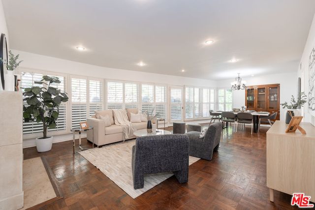 2559 Hutton Dr, Beverly Hills, CA 90210
