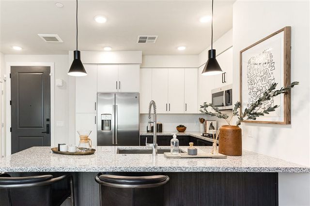 320 E  Portland St #423, Phoenix, AZ 85004