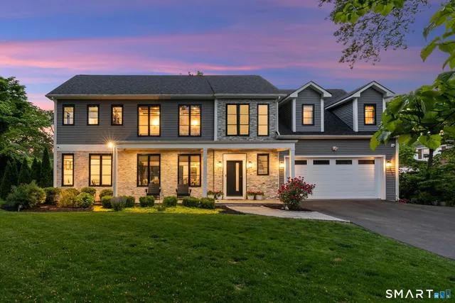 7 Waterside Lane, West Hartford, CT 06107