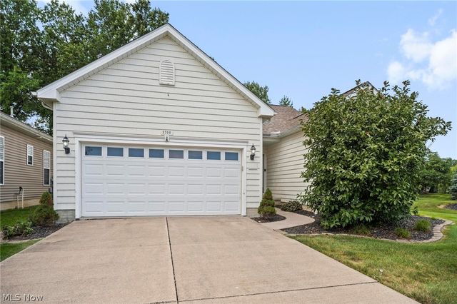 3700 Heron Dr, Lorain, OH 44053