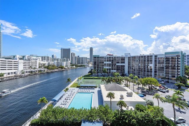 600 Parkview Dr #709, Hallandale, FL 33009