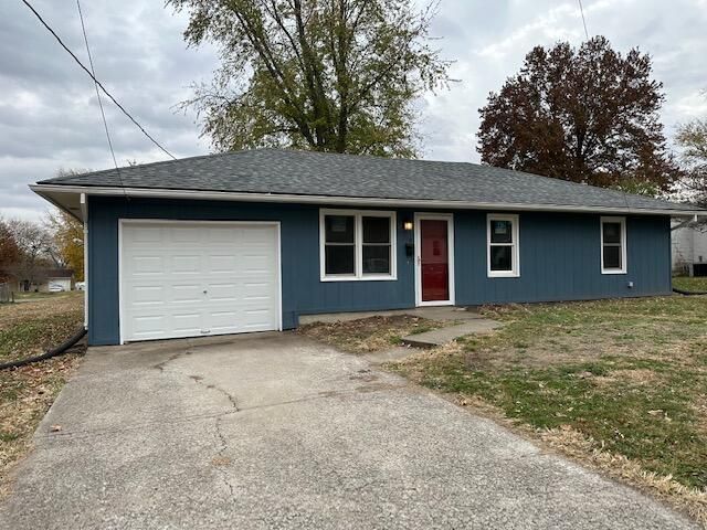 718 N  Allen Ave, Marshall, MO 65340