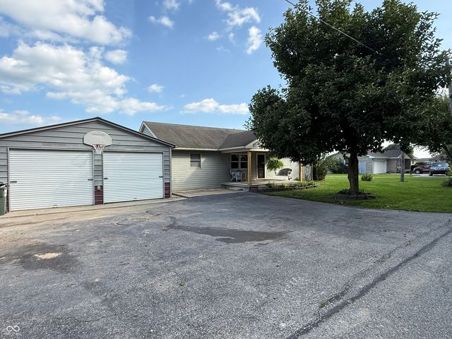 6875 E  Middletown Rd, Waldron, IN 46182