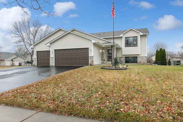 8944 Farmstead Ave, Monticello, MN 55362