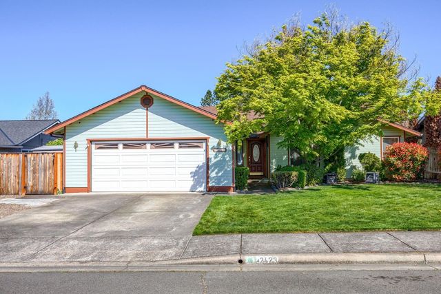 2423 Temple Dr, Medford, OR 97504