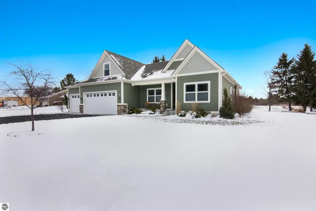 5200 Arrowhead Cir, Williamsburg, MI 49690