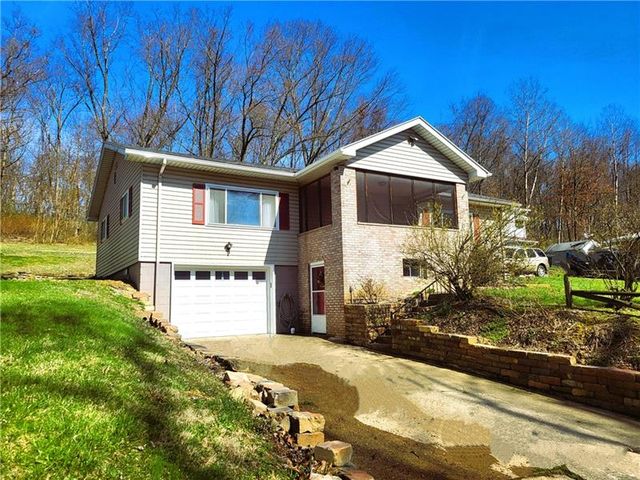 1032 Depot St, Youngwood, PA 15697